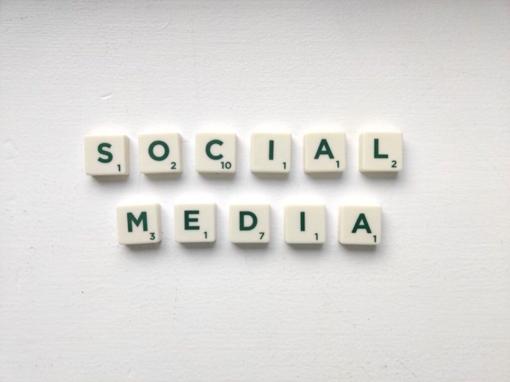 Photo social media sales channel